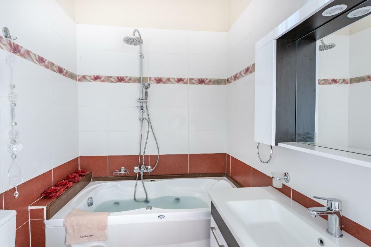 Aquarella Luxury Apartment Αργάσι Εξωτερικό φωτογραφία